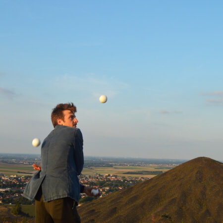 À 2 kilomètres près